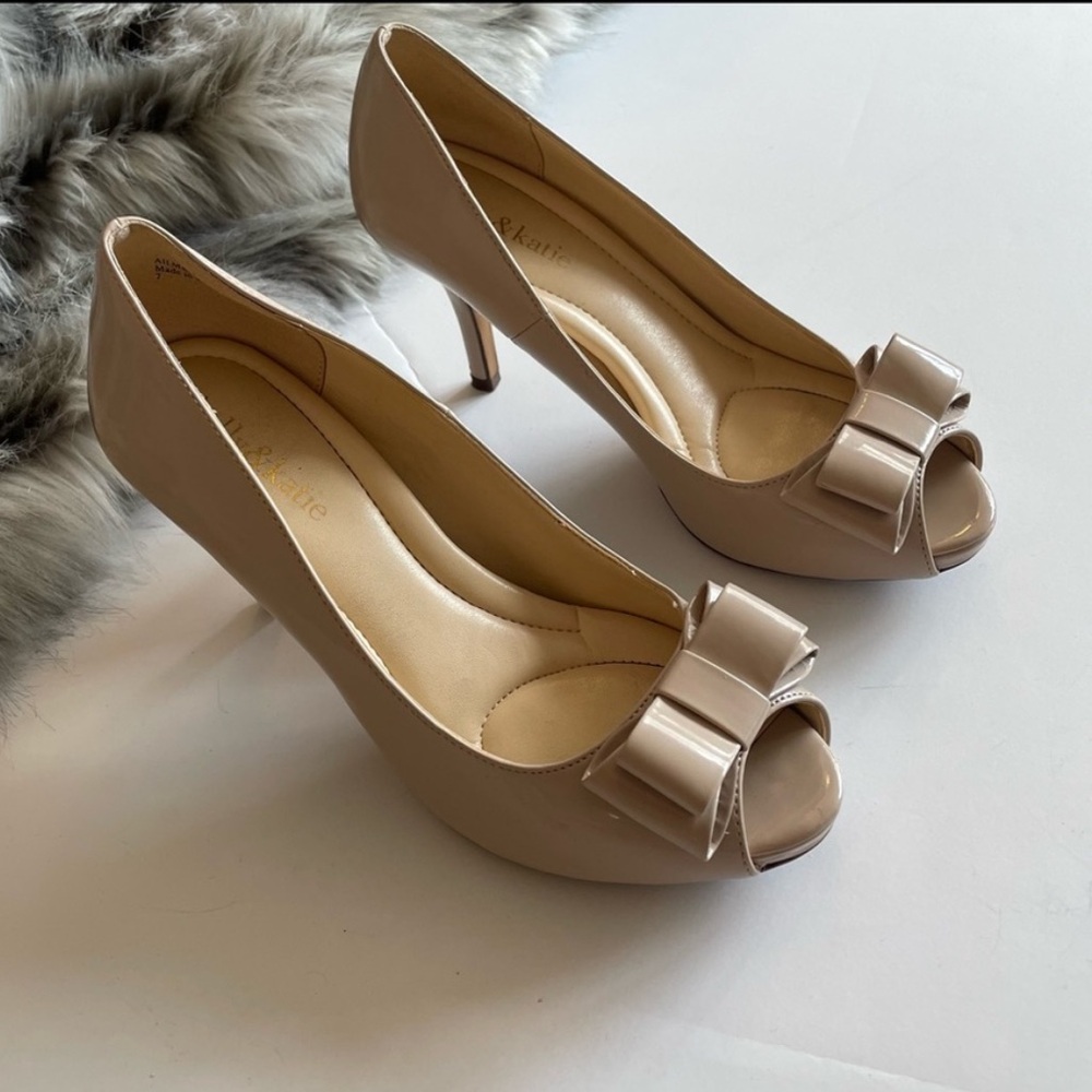 Kelly & Katie Nude Bow Heels